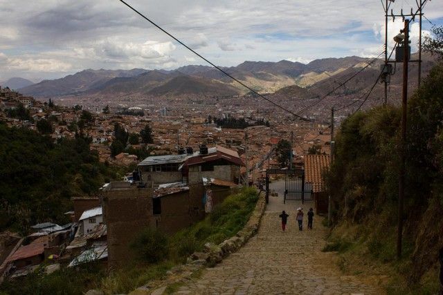 bajando hacia cuzco desde Sacsaywamán peru