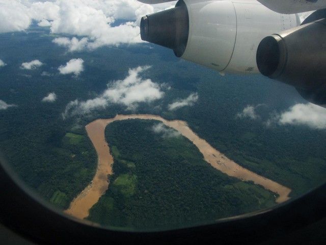 sobrevolando la selva amazonica peruana