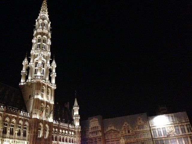 Grand Place Bruselas detalle torre
