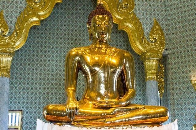 Wat Traimit bangkok