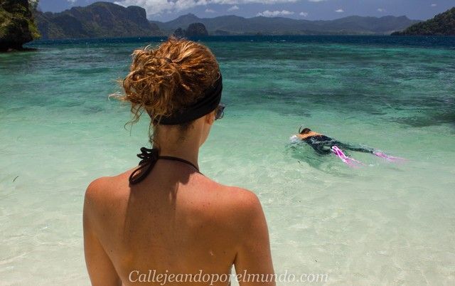haciendo snorkel en pasandigan beach tour b en el nido filipinas