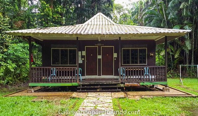cabaña parque nacional bako borneo malasia